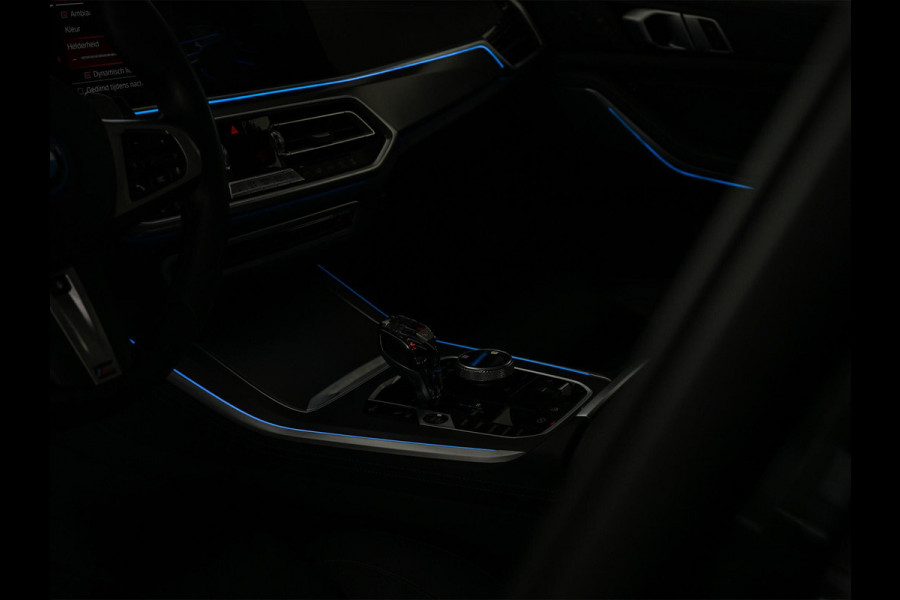 BMW X5 xDrive45e High Executive | M-Sport | Panoramadak | HUD | Stoelverwarming + Ventilatie | HIFI | Laser Light | Luchtvering | Ambiance Interieur | Trekhaak |