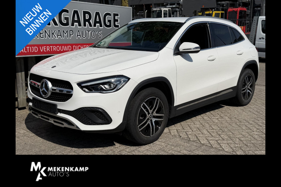 Mercedes-Benz GLA 250 e Business Solution Luxury Limited 18"/Trekhaak/Stoelverwarming/Sfeerverlichting/Camera/PDC v+a/Apple Carplay & Android Auto