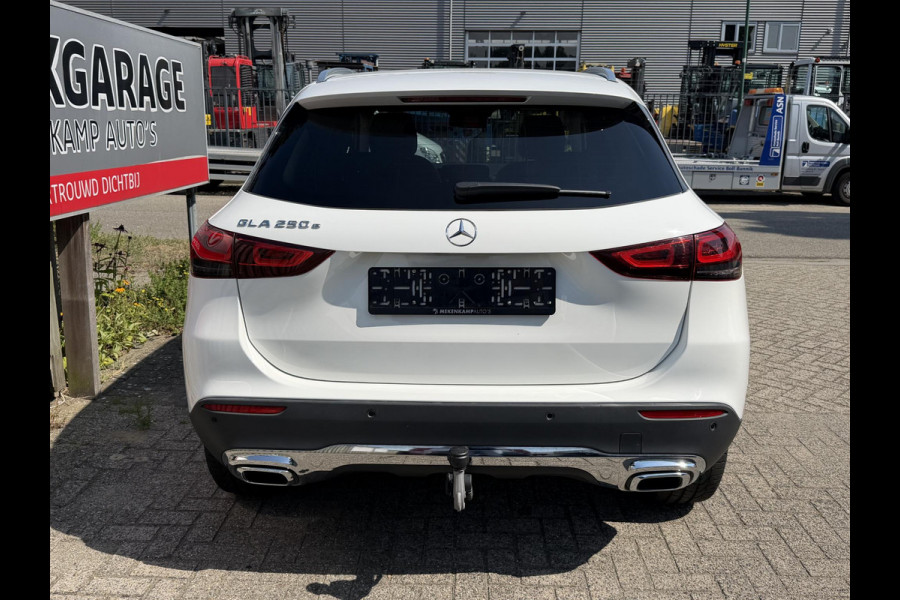 Mercedes-Benz GLA 250 e Business Solution Luxury Limited 18"/Trekhaak/Stoelverwarming/Sfeerverlichting/Camera/PDC v+a/Apple Carplay & Android Auto