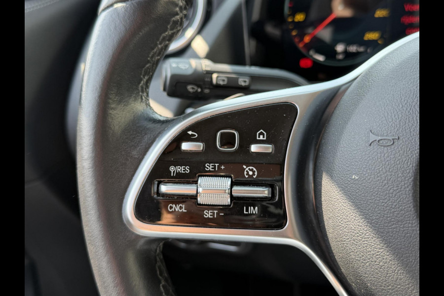 Mercedes-Benz GLA 250 e Business Solution Luxury Limited 18"/Trekhaak/Stoelverwarming/Sfeerverlichting/Camera/PDC v+a/Apple Carplay & Android Auto