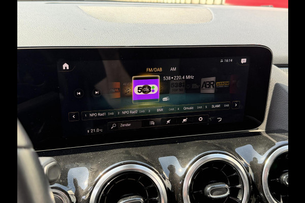 Mercedes-Benz GLA 250 e Business Solution Luxury Limited 18"/Trekhaak/Stoelverwarming/Sfeerverlichting/Camera/PDC v+a/Apple Carplay & Android Auto