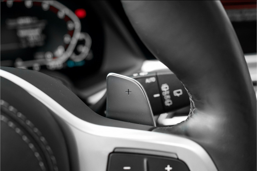 BMW X5 xDrive45e M-Sport Pano Laser LED ACC Trekhaak Memory 360°