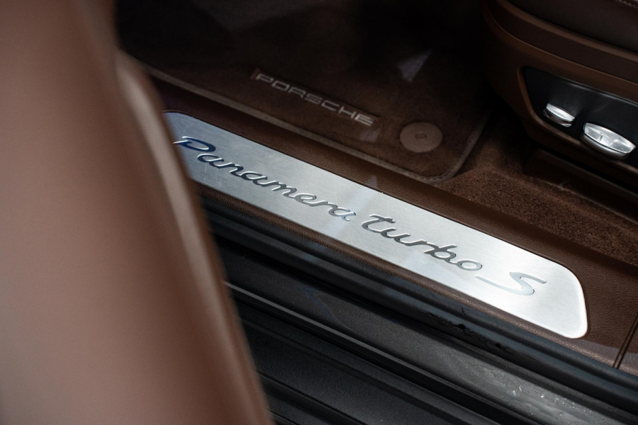 Porsche Panamera Sport Turismo 4.0 Turbo S E-Hybrid *Keramisch / Stoelventilatie / Vierwiel-besturing / Panorama / BOSE / Sport-uitlaatsysteem*