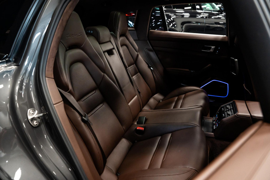 Porsche Panamera Sport Turismo 4.0 Turbo S E-Hybrid *Keramisch / Stoelventilatie / Vierwiel-besturing / Panorama / BOSE / Sport-uitlaatsysteem*