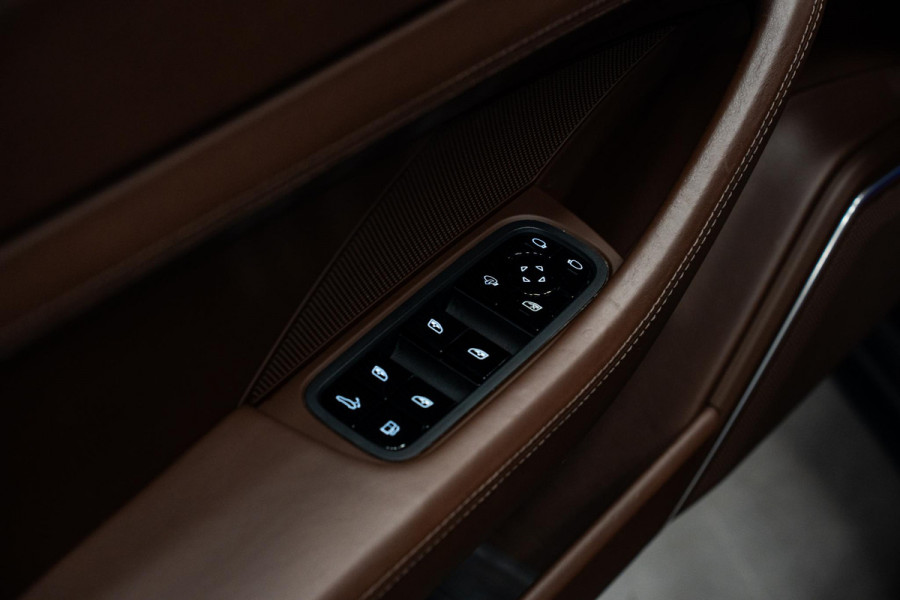 Porsche Panamera Sport Turismo 4.0 Turbo S E-Hybrid *Keramisch / Stoelventilatie / Vierwiel-besturing / Panorama / BOSE / Sport-uitlaatsysteem*