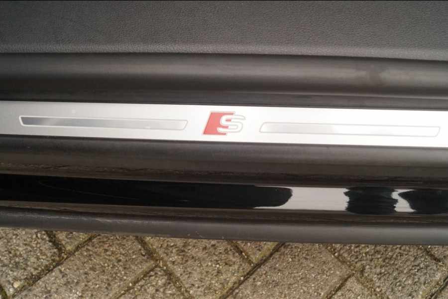 Audi Q8 55 TFSI Quattro Hybrid ProLine S-Line -PANO-LEER-
