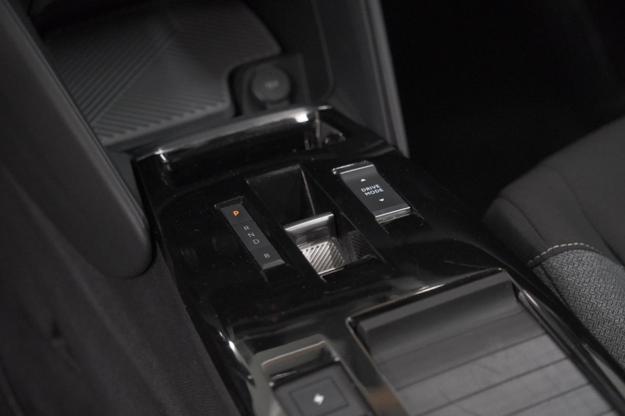 Citroën Ë-C4 Live 50 kWh | 11 KW lader | Apple Carplay | Parkeersensoren | LED