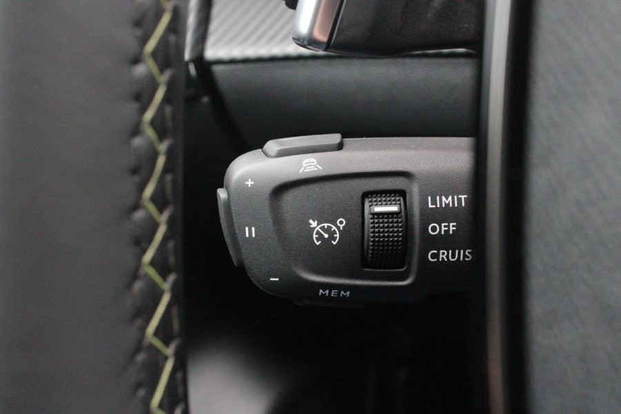 Peugeot 208 1.2 Hybrid 145PK AUTOMAAT GT | CAMERA VOOR + ACHTER | NAVIGATIE | DRAADLOZE APPLE CARPLAY/ANDROID AUTO | FULL LED KOPLAMPEN | LICHTMETALEN VELGEN 17" | DODEHOEK DETECTIE | DRAADLOZE TELEFOONLADER | KEYLESS ENTRY/START | DAB+ RADIO | ADAPTIVE CRUISE CONTROL |