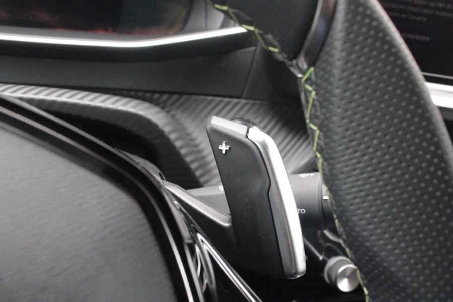 Peugeot 208 1.2 Hybrid 145PK AUTOMAAT GT | CAMERA VOOR + ACHTER | NAVIGATIE | DRAADLOZE APPLE CARPLAY/ANDROID AUTO | FULL LED KOPLAMPEN | LICHTMETALEN VELGEN 17" | DODEHOEK DETECTIE | DRAADLOZE TELEFOONLADER | KEYLESS ENTRY/START | DAB+ RADIO | ADAPTIVE CRUISE CONTROL |