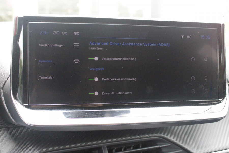 Peugeot 208 1.2 Hybrid 145PK AUTOMAAT GT | CAMERA VOOR + ACHTER | NAVIGATIE | DRAADLOZE APPLE CARPLAY/ANDROID AUTO | FULL LED KOPLAMPEN | LICHTMETALEN VELGEN 17" | DODEHOEK DETECTIE | DRAADLOZE TELEFOONLADER | KEYLESS ENTRY/START | DAB+ RADIO | ADAPTIVE CRUISE CONTROL |