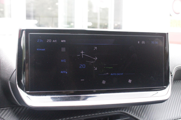 Peugeot 208 1.2 Hybrid 145PK AUTOMAAT GT | CAMERA VOOR + ACHTER | NAVIGATIE | DRAADLOZE APPLE CARPLAY/ANDROID AUTO | FULL LED KOPLAMPEN | LICHTMETALEN VELGEN 17" | DODEHOEK DETECTIE | DRAADLOZE TELEFOONLADER | KEYLESS ENTRY/START | DAB+ RADIO | ADAPTIVE CRUISE CONTROL |