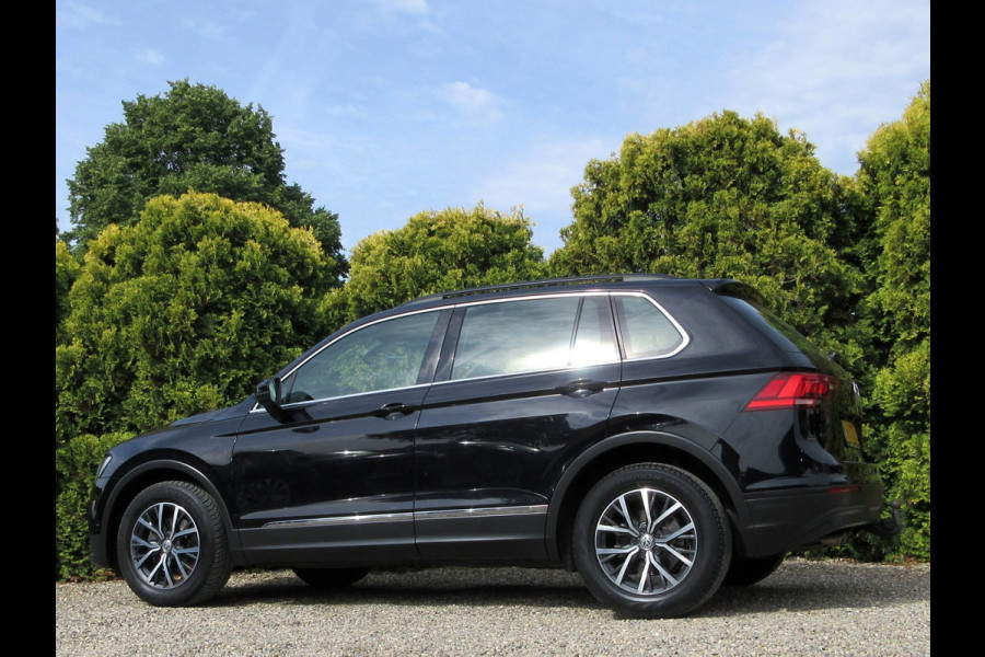 Volkswagen Tiguan 1.5 TSI Life Automaat * Trekhaak * LED *
