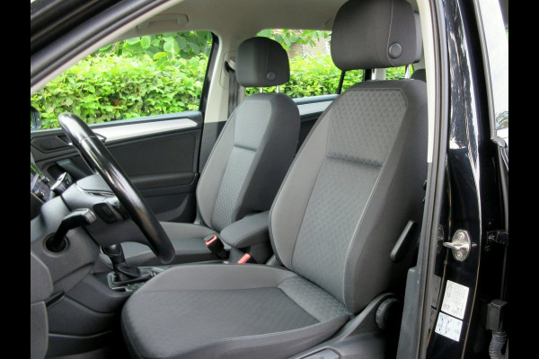 Volkswagen Tiguan 1.5 TSI Life Automaat * Trekhaak * LED *