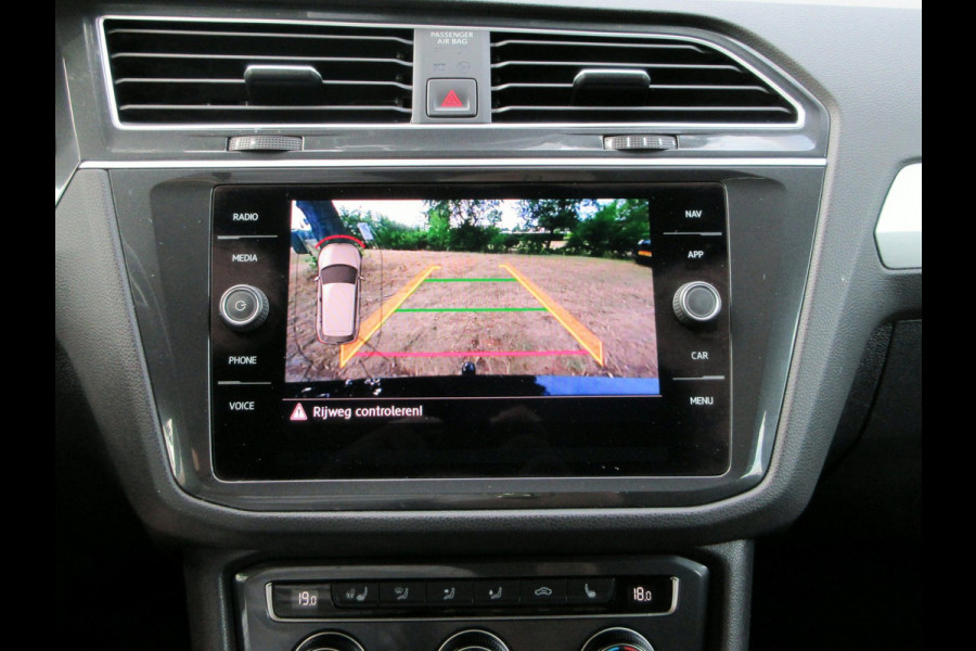 Volkswagen Tiguan 1.5 TSI Life Automaat * Trekhaak * LED *