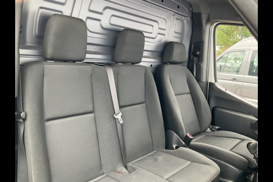 Mercedes-Benz Sprinter 3-Pers 314 2.2 CDI 143PK L2H1 Clima Cruise Audio Trekhaak 3-Persoons