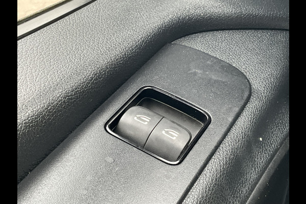 Mercedes-Benz Sprinter 3-Pers 314 2.2 CDI 143PK L2H1 Clima Cruise Audio Trekhaak 3-Persoons