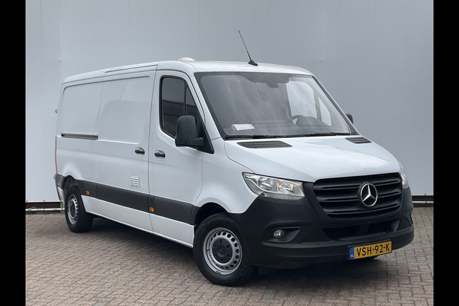 Mercedes-Benz Sprinter 3-Pers 314 2.2 CDI 143PK L2H1 Clima Cruise Audio Trekhaak 3-Persoons