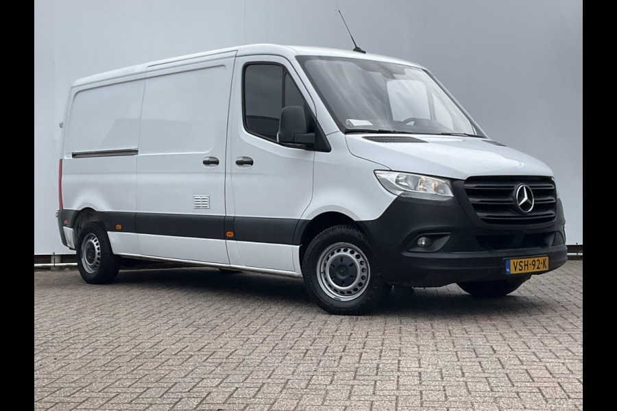 Mercedes-Benz Sprinter 3-Pers 314 2.2 CDI 143PK L2H1 Clima Cruise Audio Trekhaak 3-Persoons