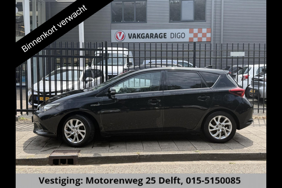 Toyota Auris 1.8 Hybrid Executive . GARANTIE TOT 02-2029 . STOEL VERWARMING . NAVIGATIE . CRUISE CONTROL .