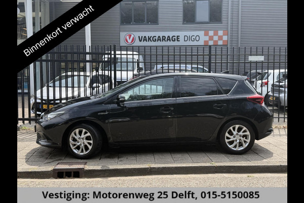 Toyota Auris 1.8 Hybrid Executive . GARANTIE TOT 02-2029 . STOEL VERWARMING . NAVIGATIE . CRUISE CONTROL .