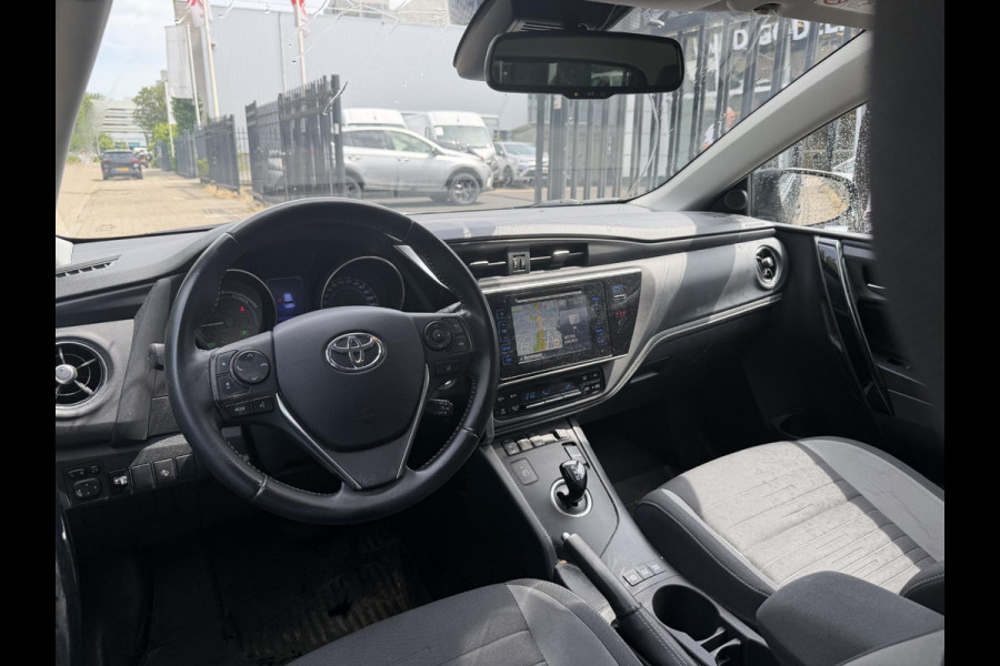 Toyota Auris 1.8 Hybrid Executive . GARANTIE TOT 02-2029 . STOEL VERWARMING . NAVIGATIE . CRUISE CONTROL .