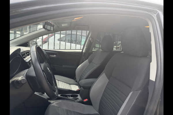 Toyota Auris 1.8 Hybrid Executive . GARANTIE TOT 02-2029 . STOEL VERWARMING . NAVIGATIE . CRUISE CONTROL .