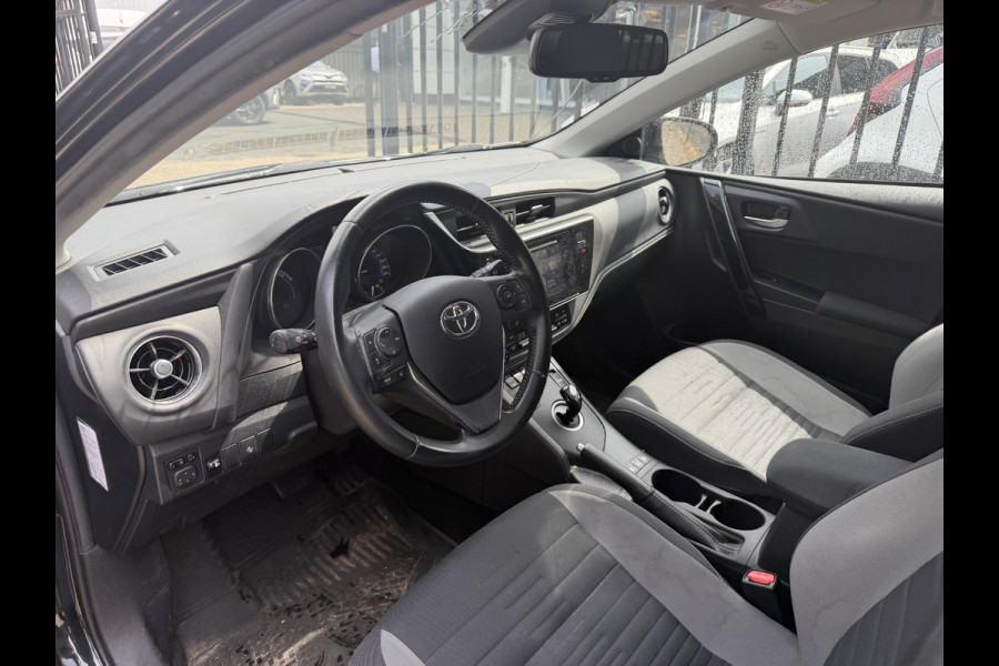 Toyota Auris 1.8 Hybrid Executive . GARANTIE TOT 02-2029 . STOEL VERWARMING . NAVIGATIE . CRUISE CONTROL .
