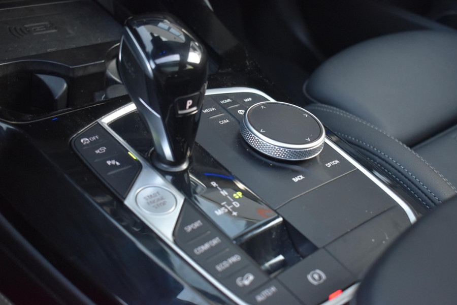 BMW X3 M40i xDrive High Executive Pano HUD Lane Camera Keyless HK