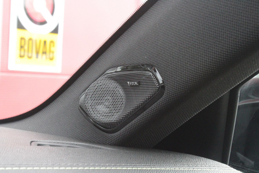 Peugeot 308 1.2 Hybrid 145PK AUTOMAAT GT | PANORAMA SCHUIF/KANTEL DAK | AFNEEMBARE TREKHAAK | NAVIGATIE | SENSATION PACK: FOCAL HIFI SYSTEM (PREMIUM HIFI SYSTEEM MET 10 SPEAKERS)/DRAADLOZE TELEFOONLADER | 360° VISION & DRIVE ASSIST PLUS PACK: ACHTERUITRIJCAMERA 360° VISEOPARK 3 (4 CAMERA'S)/PARKEERHULP VOOR EN ACHTER/ANTI DIEFSTAL ALARM/PEUGEOT i-COCKPIT MET CONFIGUREERBAAR 3D-INSTRUMENTENPANEEL/CLEAN CABIN | ALCANTARA EXECUTIVE PACK: BEKLEDING ALCANTARA/KUNSTLEDER INCL. ELEKTRISCH BEDIENBARE AGR STOEL EN MASSAGE OP BEIDE VOORSTOELEN | 18" LICHTMETALEN VELGEN "PORTLAND" | NAVIGATI