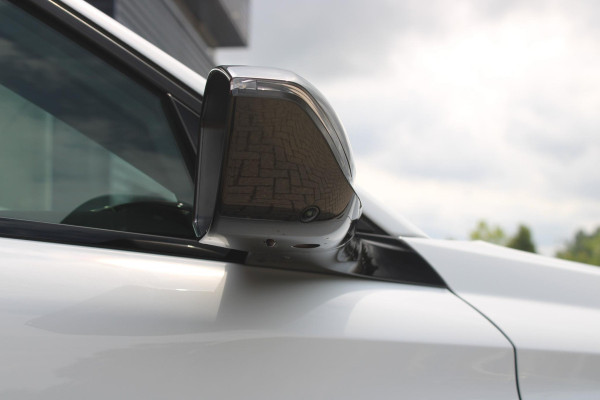 Peugeot 308 1.2 Hybrid 145PK AUTOMAAT GT | PANORAMA SCHUIF/KANTEL DAK | AFNEEMBARE TREKHAAK | NAVIGATIE | SENSATION PACK: FOCAL HIFI SYSTEM (PREMIUM HIFI SYSTEEM MET 10 SPEAKERS)/DRAADLOZE TELEFOONLADER | 360° VISION & DRIVE ASSIST PLUS PACK: ACHTERUITRIJCAMERA 360° VISEOPARK 3 (4 CAMERA'S)/PARKEERHULP VOOR EN ACHTER/ANTI DIEFSTAL ALARM/PEUGEOT i-COCKPIT MET CONFIGUREERBAAR 3D-INSTRUMENTENPANEEL/CLEAN CABIN | ALCANTARA EXECUTIVE PACK: BEKLEDING ALCANTARA/KUNSTLEDER INCL. ELEKTRISCH BEDIENBARE AGR STOEL EN MASSAGE OP BEIDE VOORSTOELEN | 18" LICHTMETALEN VELGEN "PORTLAND" | NAVIGATI