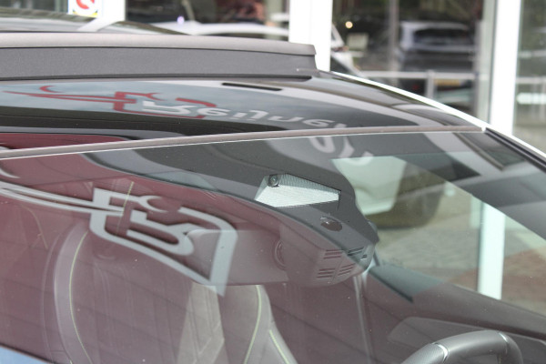 Peugeot 308 1.2 Hybrid 145PK AUTOMAAT GT | PANORAMA SCHUIF/KANTEL DAK | AFNEEMBARE TREKHAAK | NAVIGATIE | SENSATION PACK: FOCAL HIFI SYSTEM (PREMIUM HIFI SYSTEEM MET 10 SPEAKERS)/DRAADLOZE TELEFOONLADER | 360° VISION & DRIVE ASSIST PLUS PACK: ACHTERUITRIJCAMERA 360° VISEOPARK 3 (4 CAMERA'S)/PARKEERHULP VOOR EN ACHTER/ANTI DIEFSTAL ALARM/PEUGEOT i-COCKPIT MET CONFIGUREERBAAR 3D-INSTRUMENTENPANEEL/CLEAN CABIN | ALCANTARA EXECUTIVE PACK: BEKLEDING ALCANTARA/KUNSTLEDER INCL. ELEKTRISCH BEDIENBARE AGR STOEL EN MASSAGE OP BEIDE VOORSTOELEN | 18" LICHTMETALEN VELGEN "PORTLAND" | NAVIGATI