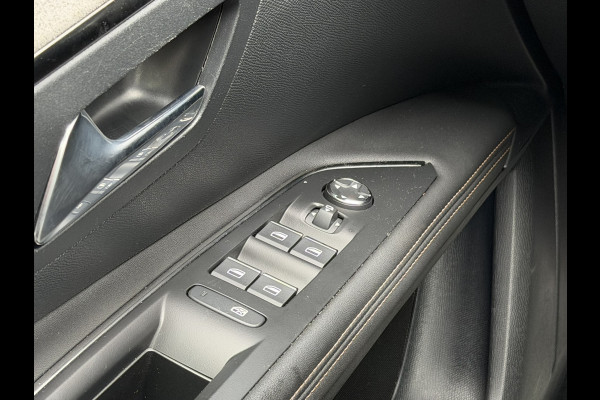 Peugeot 3008 1.6 HYbrid4 300 GT | Camera 360 | kantel schuifdak | Apple carplay/Android Auto | Stoelverwarming