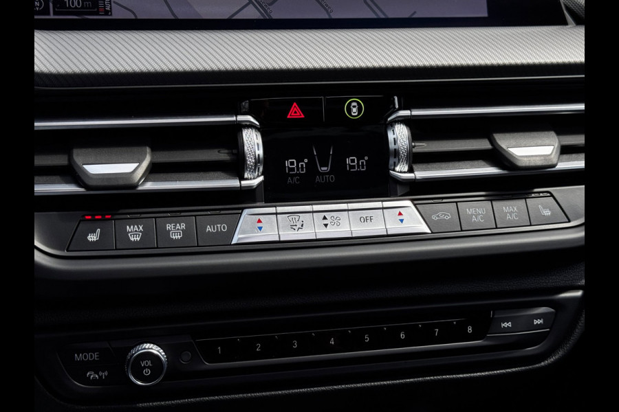 BMW 1-serie 118i M-Sport | Pano | NL-Auto | Leder + Sportstoelen | Camera | Stoelverwarming