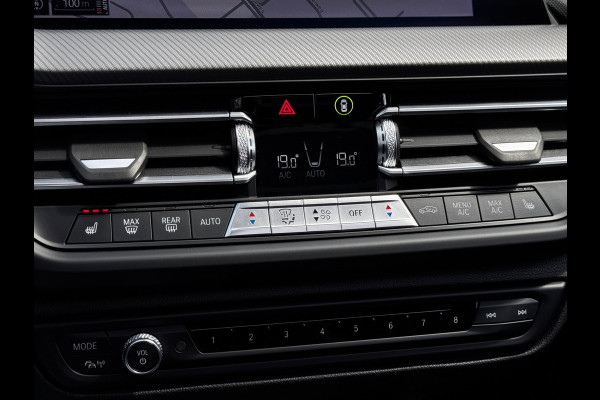 BMW 1-serie 118i M-Sport | Pano | NL-Auto | Leder + Sportstoelen | Camera | Stoelverwarming
