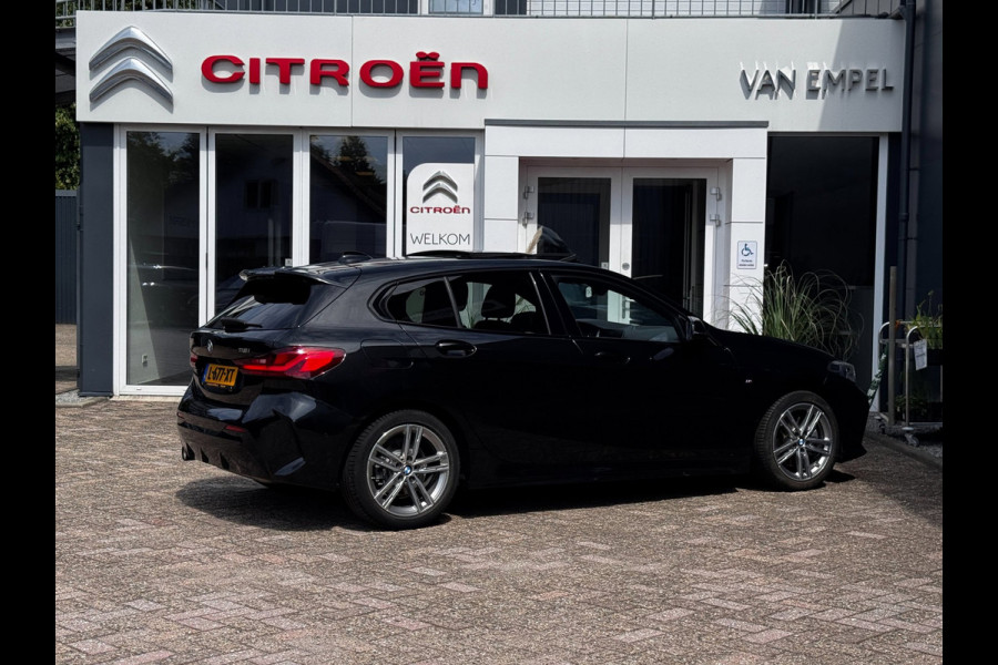 BMW 1-serie 118i M-Sport | Pano | NL-Auto | Leder + Sportstoelen | Camera | Stoelverwarming