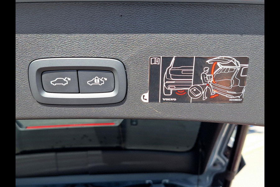 Volvo XC40 1.5 T5 Recharge Inscription | H&K audio | Panorama | Leder | Full LED | Camera |