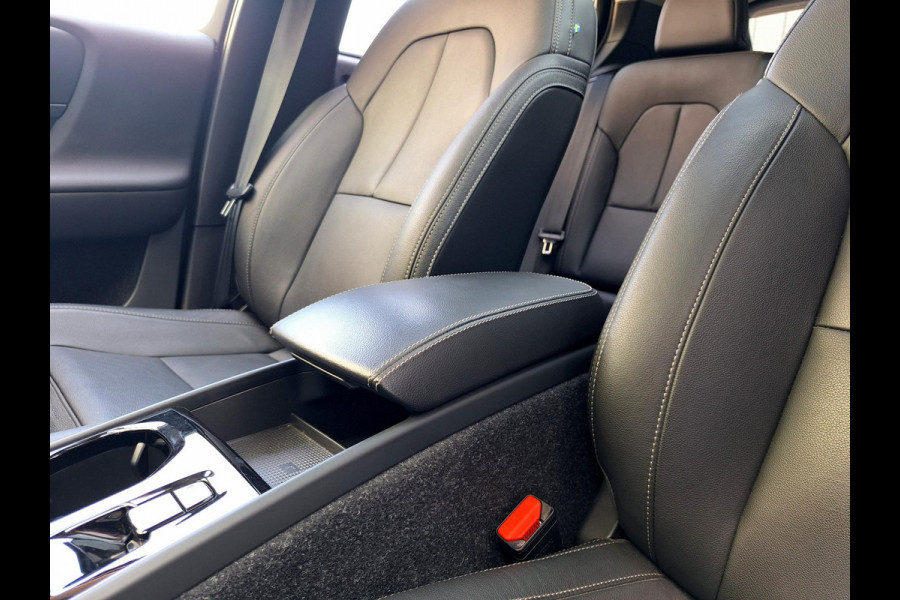 Volvo XC40 1.5 T5 Recharge Inscription | H&K audio | Panorama | Leder | Full LED | Camera |