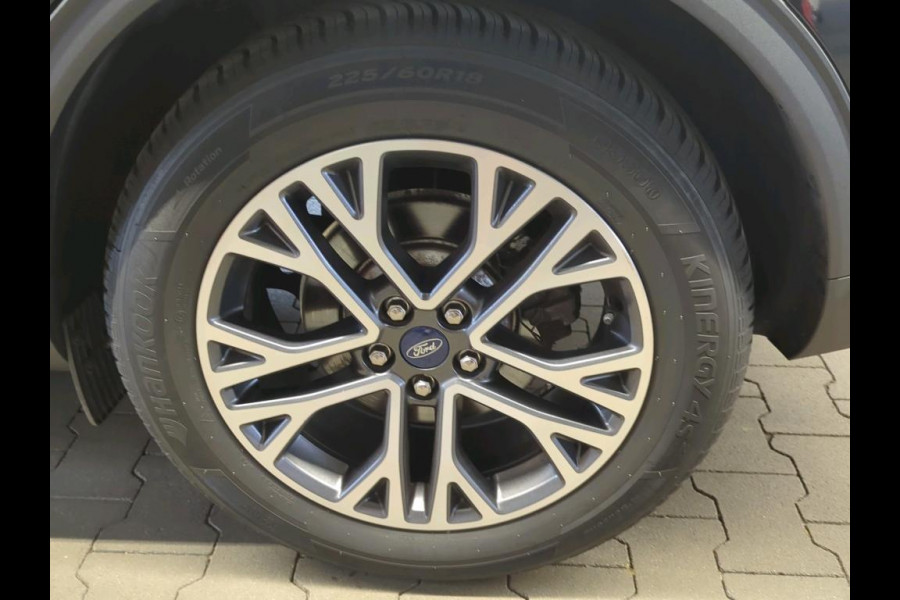 Ford Kuga 2.5 PHEV Titanium WORDT VERWACHT! | Winter Pack | Trekhaak |