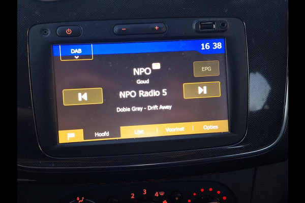Dacia Sandero 0.9 TCe Laureate | Navi | Trekhaak 1.080kg | Airco | Cruise Control | NAP |