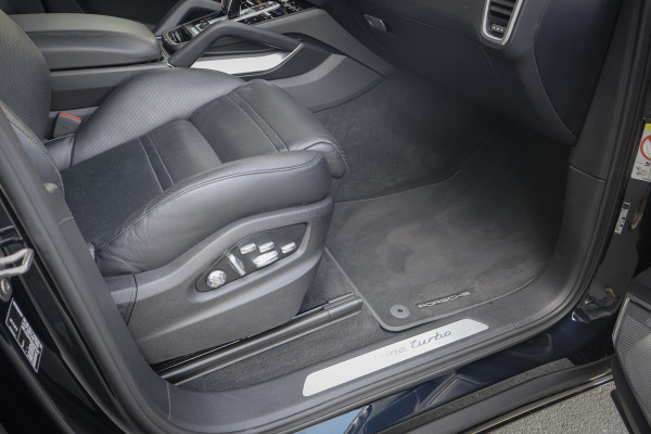 Porsche Cayenne 4.0 Turbo | BURMESTER | SUÉDE HEMEL | STOELKOELING/VERWARMING | STUURVERWARMING | PANORAMADAK | LEDERPAKKET | PDLS+ | PASM | PDC
