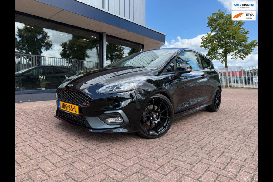 Ford Fiesta 1.5 ST 200PK | RECARO | CARPLAY | Cruise | B&O