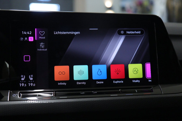 Volkswagen Golf 1.4 eHybrid GTE /PANO/IQLIGHT/CAM/CARPLAY/ACC/KEYLESS/VOL