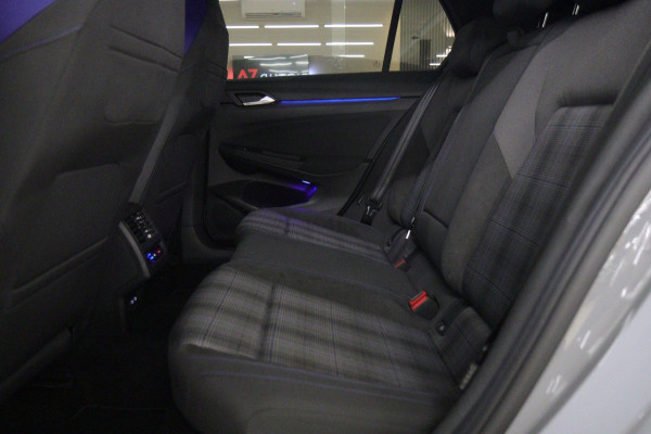 Volkswagen Golf 1.4 eHybrid GTE / HEADUP/PANO/IQLIGHT/CAM/CARPLAY/VOL