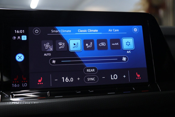 Volkswagen Golf 1.4 eHybrid GTE / HEADUP/PANO/IQLIGHT/CAM/CARPLAY/VOL