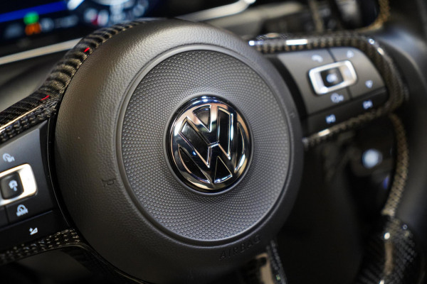 Volkswagen Golf 2.0 TSI 4Motion R BOMVOL|AKRA||MEMORY|