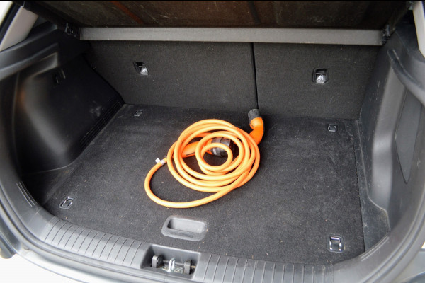 Hyundai Kona EV Premium Sky 64 kWh