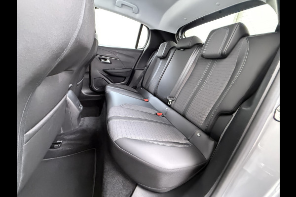 Peugeot e-208 EV 5Drs Allure Pack 50kWh SOH 90% 360°Camera Stoelverwarming 3D-Navi Ecc Pdc Apple Carplay Android Auto Keyless Cruise Control Regen-Lichtsensor Privacy Glas Lmv Led Lane Assist Isofix DAB Bluetooth