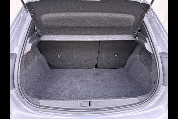 Peugeot e-208 EV 5Drs Allure Pack 50kWh SOH 90% 360°Camera Stoelverwarming 3D-Navi Ecc Pdc Apple Carplay Android Auto Keyless Cruise Control Regen-Lichtsensor Privacy Glas Lmv Led Lane Assist Isofix DAB Bluetooth