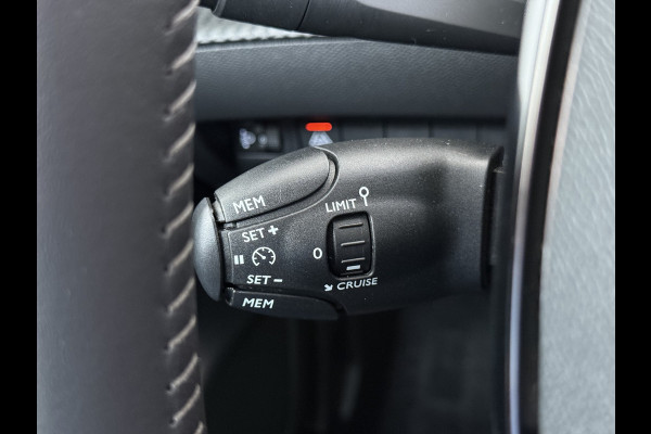 Peugeot e-208 EV 5Drs Allure Pack 50kWh SOH 90% 360°Camera Stoelverwarming 3D-Navi Ecc Pdc Apple Carplay Android Auto Keyless Cruise Control Regen-Lichtsensor Privacy Glas Lmv Led Lane Assist Isofix DAB Bluetooth