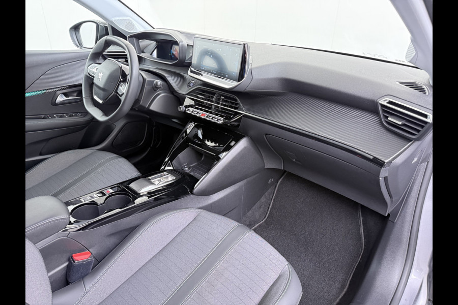 Peugeot e-208 EV 5Drs Allure Pack 50kWh SOH 90% 360°Camera Stoelverwarming 3D-Navi Ecc Pdc Apple Carplay Android Auto Keyless Cruise Control Regen-Lichtsensor Privacy Glas Lmv Led Lane Assist Isofix DAB Bluetooth